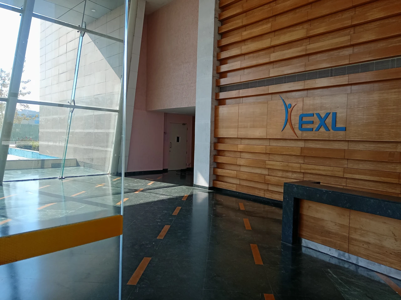 Discover EXL Offering HR Executive Job