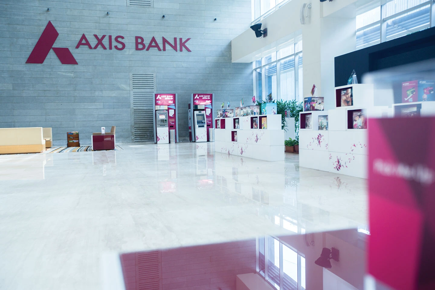 Axis Bank Walk-in Drive in Noida (0-5 yrs) | Apply Now!