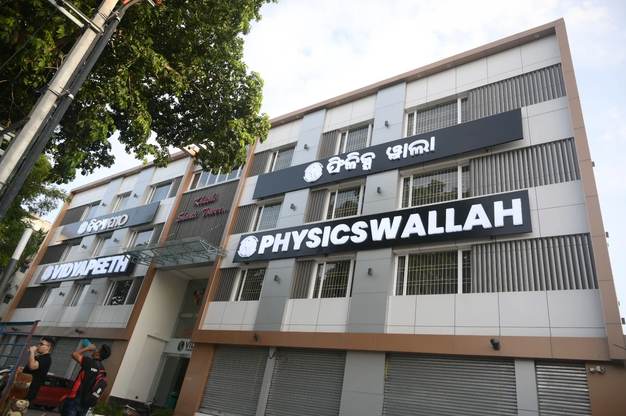 PhysicsWallah Walk-in Interview in Noida 2025